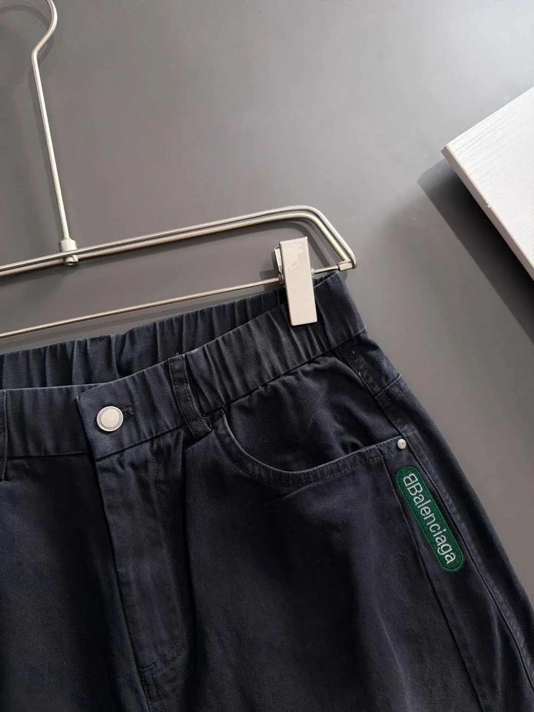 The next day shipped P195 Balenciaga 2026 summer New Arrival elastic casual pants, counter custom fabric Breathable high comfort, impeccable details, brand elements design concept, reflecting high quality. The hand feels delicate and soft! Casual cuts and awesome upper body! Sizes: S-3XL